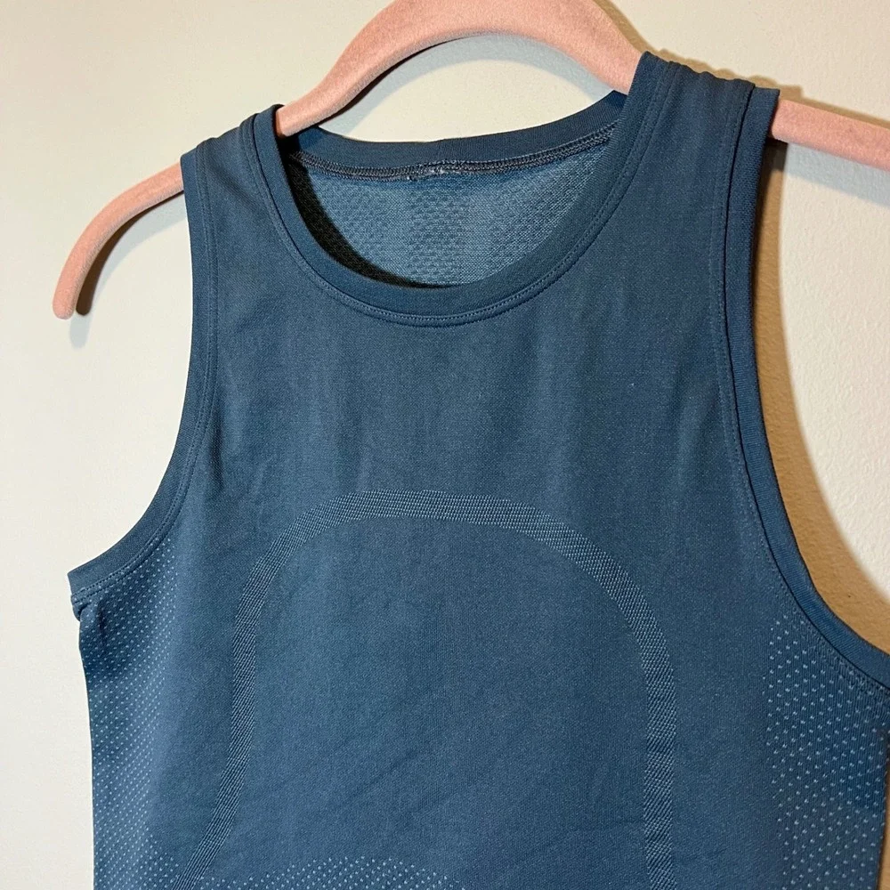 Lululemon Swiftly Tech High-Neck Tank Top 2.0 Race Length Blue Slate Size 2